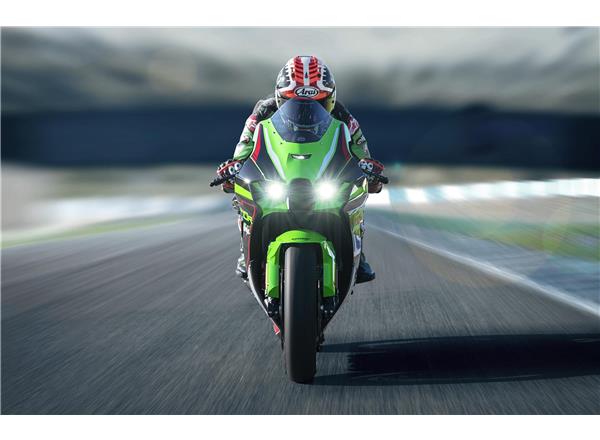 Test Ride 2022 Ninja ZX-10R Performance | Bristol Kawasaki