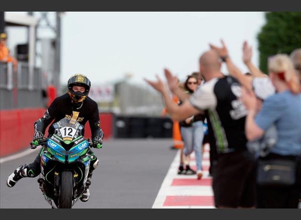 Henry Snell Crowned 2025 AJN Steelstock Kawasaki British Superteen Champion
