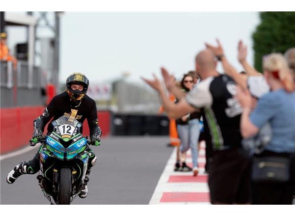 Henry Snell Crowned 2025 AJN Steelstock Kawasaki British Superteen Champion