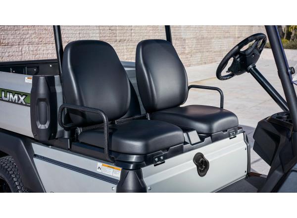 2 individual seats and centre console