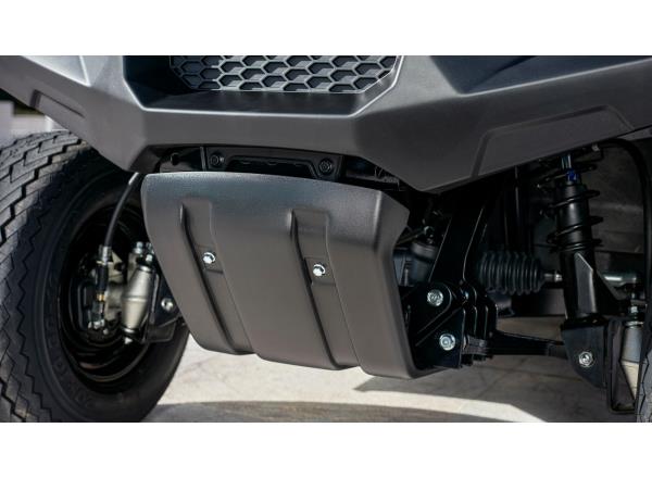 Tough skid plate and stable suspension