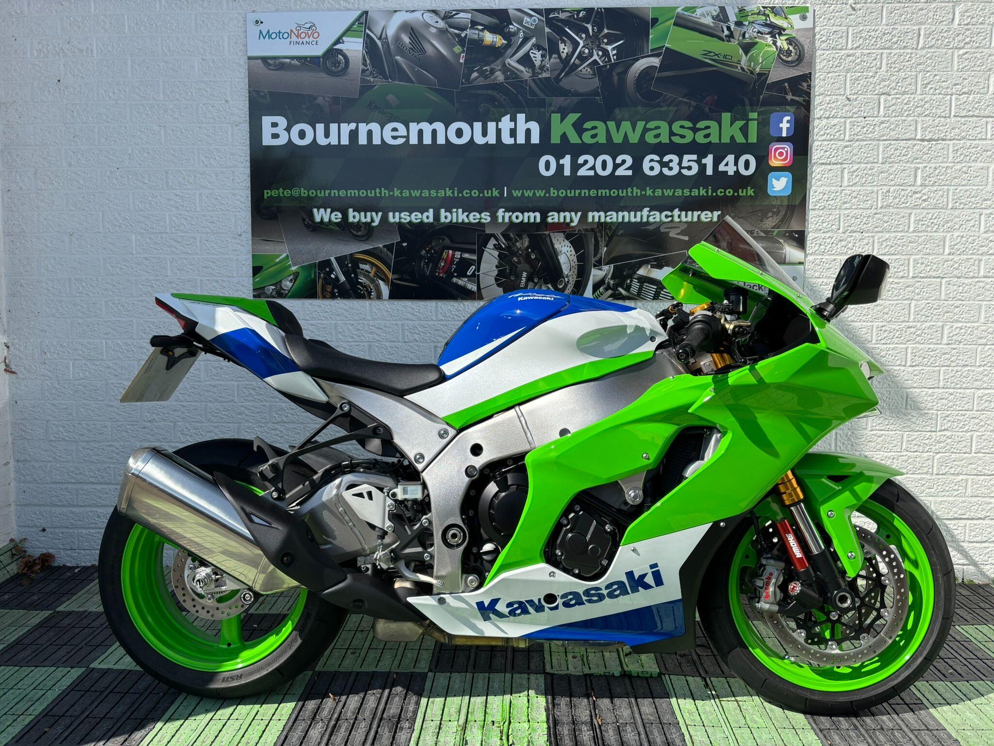 クマ  New 2025 Kawasaki Ninja ZX-10R, Belvidere IL | Specs, Price
