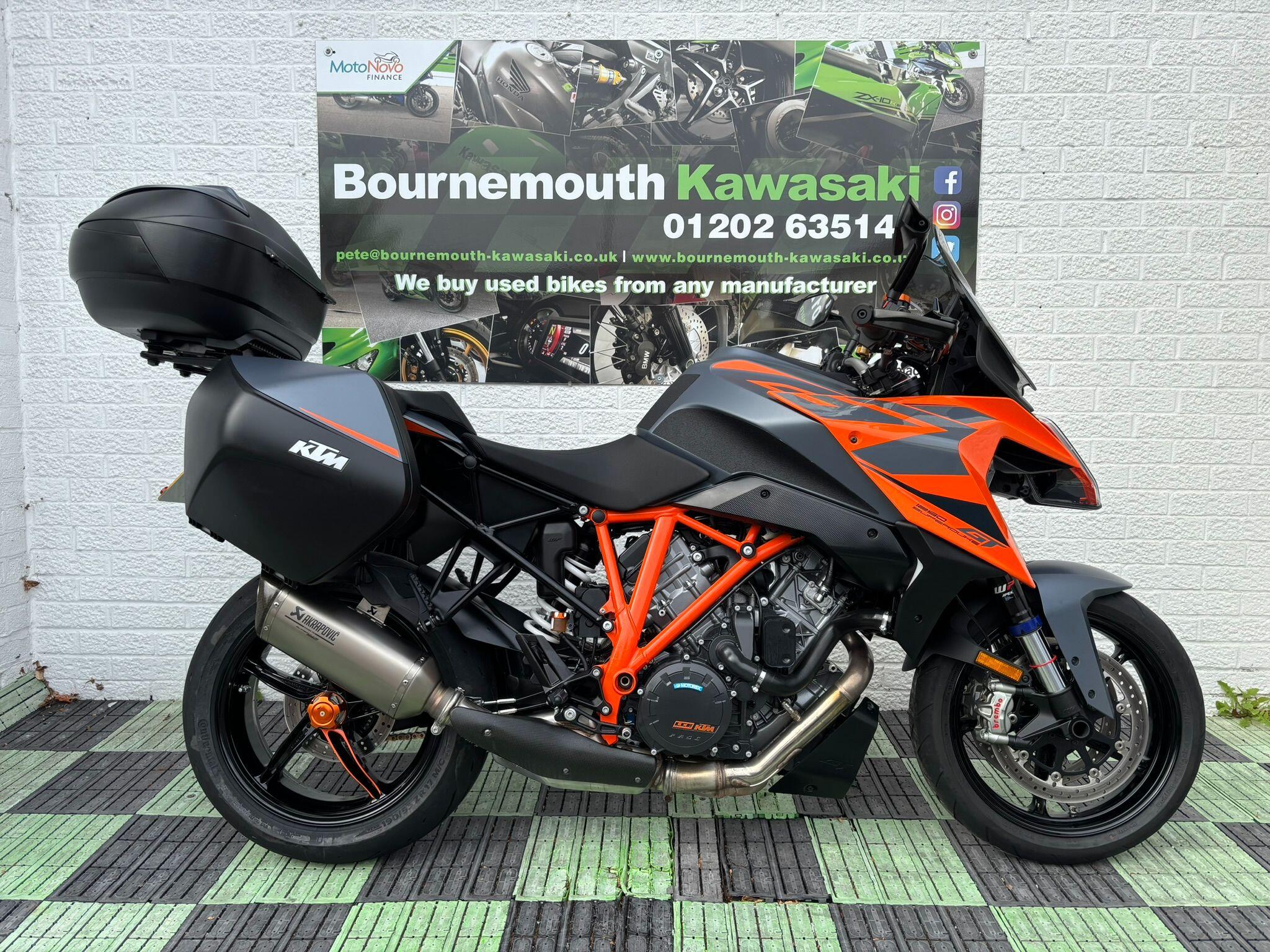 2023 KTM 1290 Super Duke GT