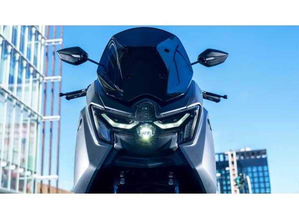 Dual-eye projector headlights