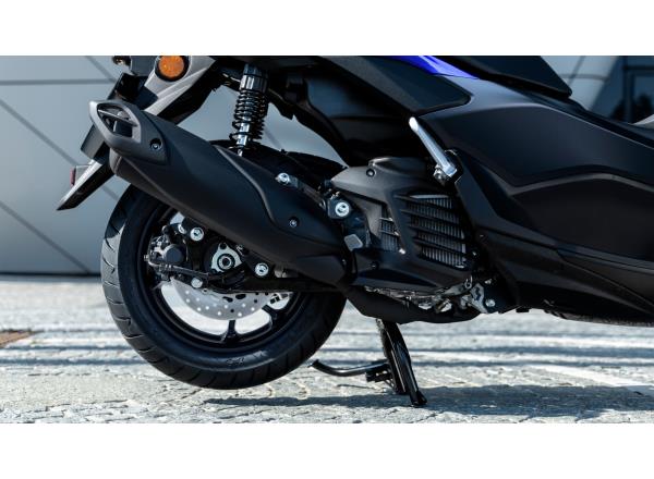 13-inch wheels, disc brakes with ABS