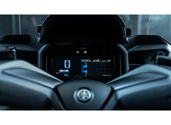 4.2-inch full colour TFT instruments