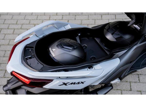 Storage for 2 helmets