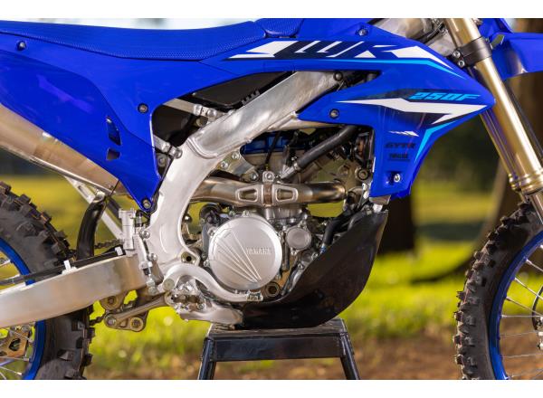 Light and durable clutch