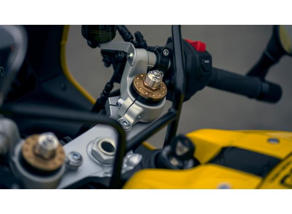 Riser clip on handlebars above the top yoke for sp