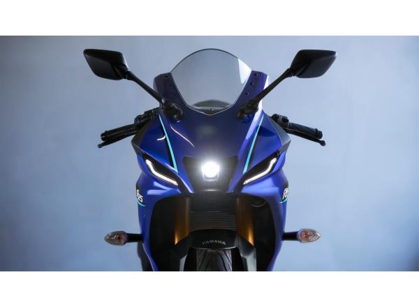 R7-inspired LED headlights and position lights