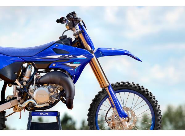 Fully adjustable 36mm KYB upside down front forks