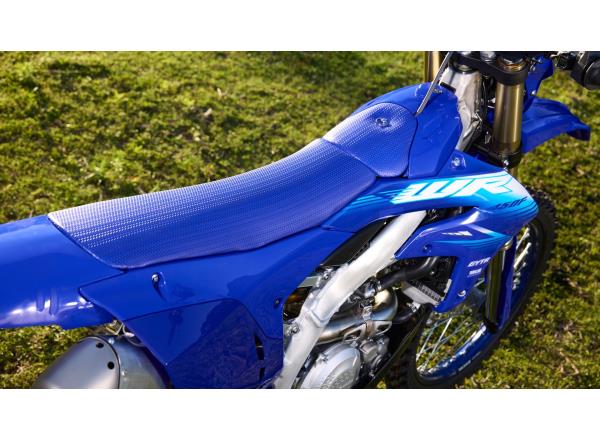 Slim, compact bodywork