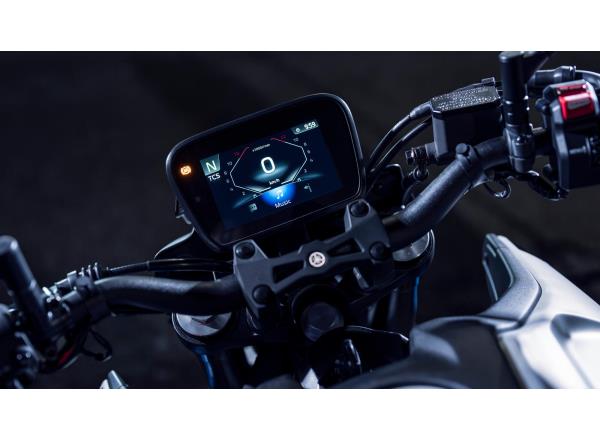 5-inch colour TFT display with connectivity and navigation