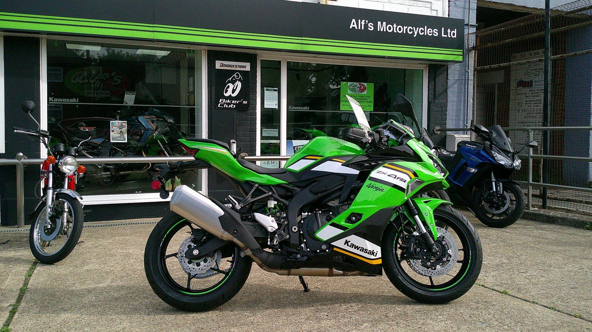 New Kawasaki Ninja ZX-4RR
