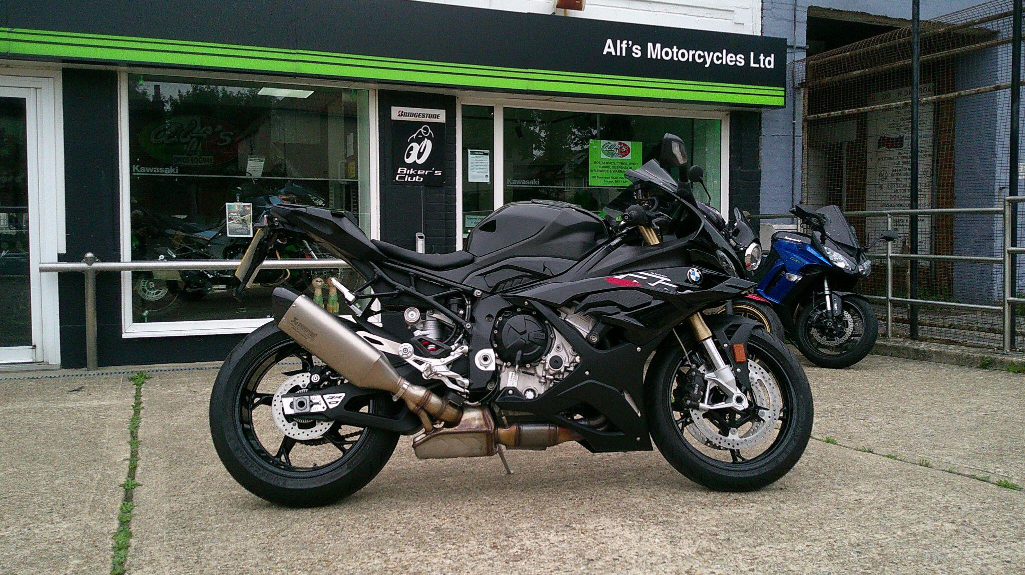 2024 BMW S 1000 RR