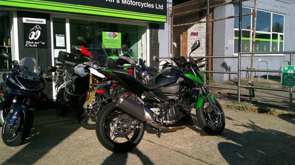 2022 Kawasaki Z400