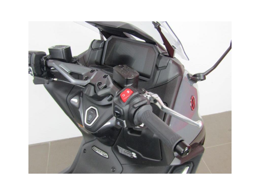 New Yamaha TMAX 560 TECH MAX XP560A POWER GREY - Padgett's Motorcycles