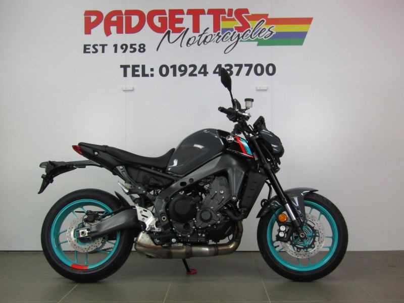 yamaha mt 09 cyan storm