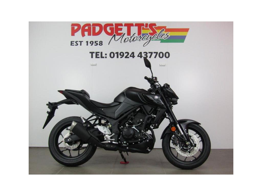 black yamaha mt 03