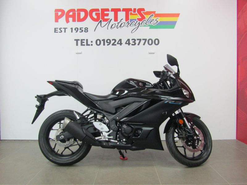 New Yamaha YZF-R3 BLACK