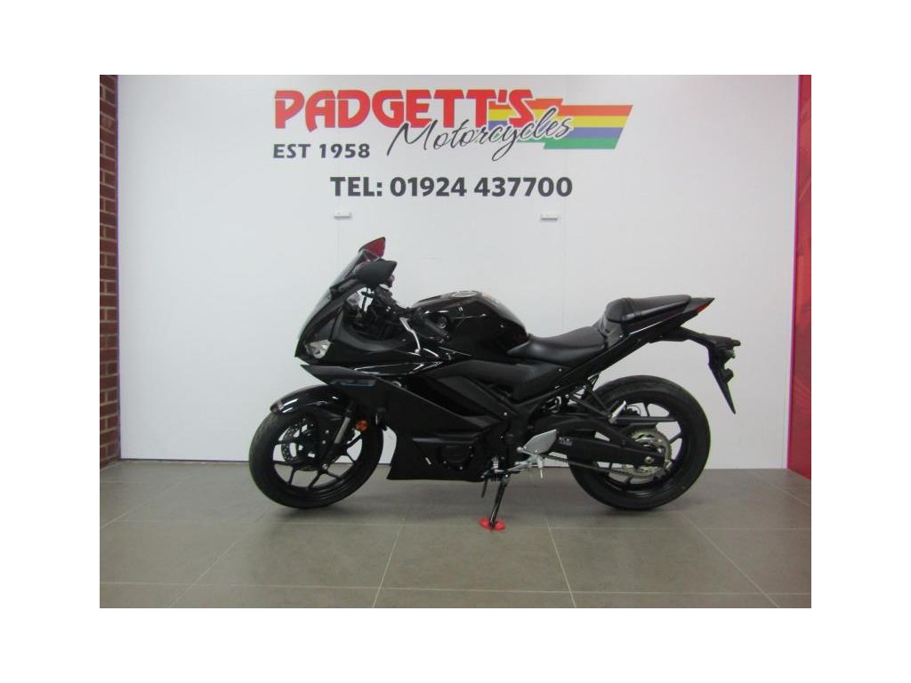 New Yamaha YZF-R3 BLACK - Padgett's Motorcycles