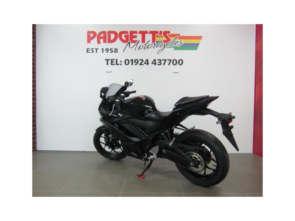 New Yamaha YZF-R3 BLACK - Padgett's Motorcycles