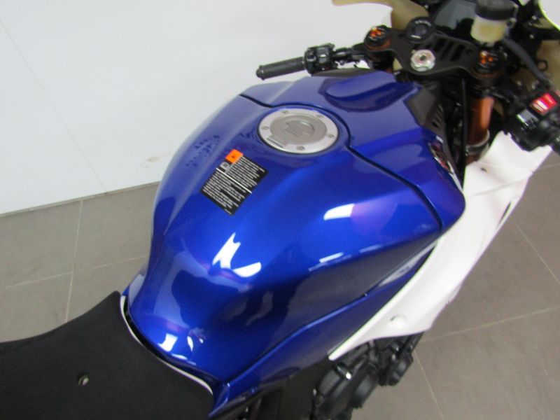 New Yamaha YZF-R1 – GYTR BLUE