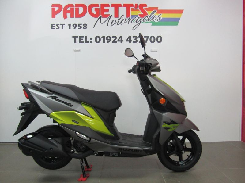 New Suzuki UN125 – AVENIS 125 GREY & GREEN