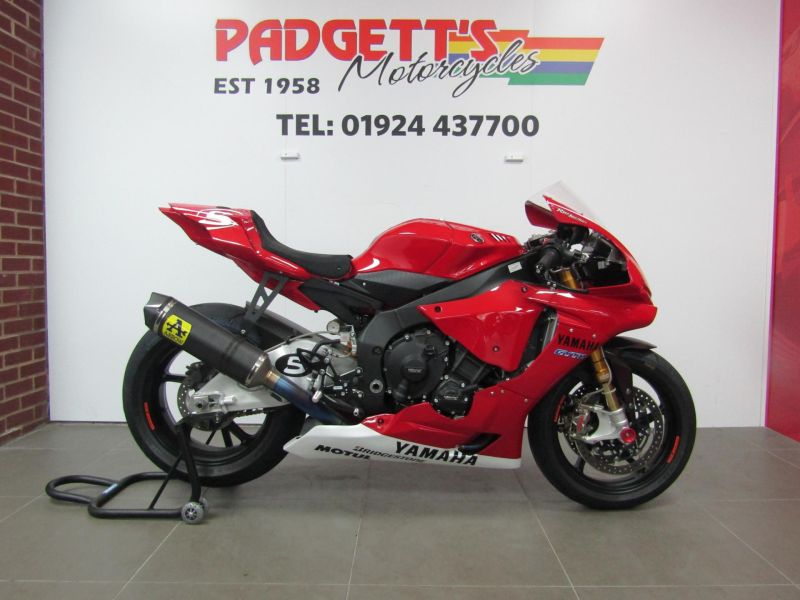 2019 Yamaha YZF-R1M RED