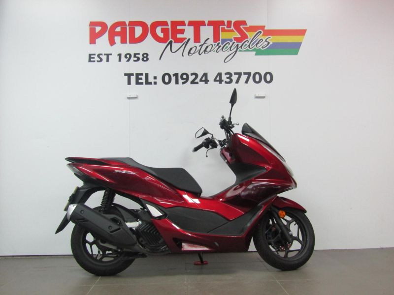 2022 Honda PCX125 RED