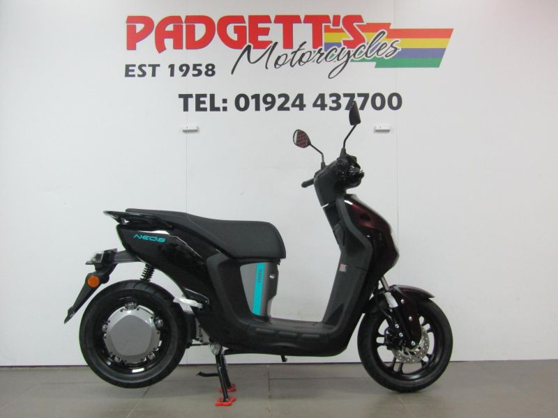 New Yamaha EJE025 NEOS – DUAL BATTERY BLACK