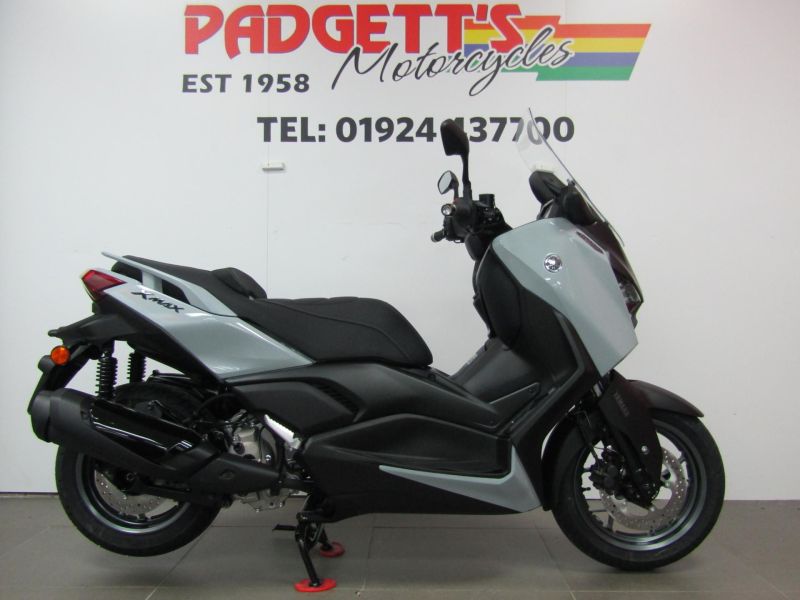 New Yamaha YP300R – XMAX 300 – TECH MAX Ceramic Grey