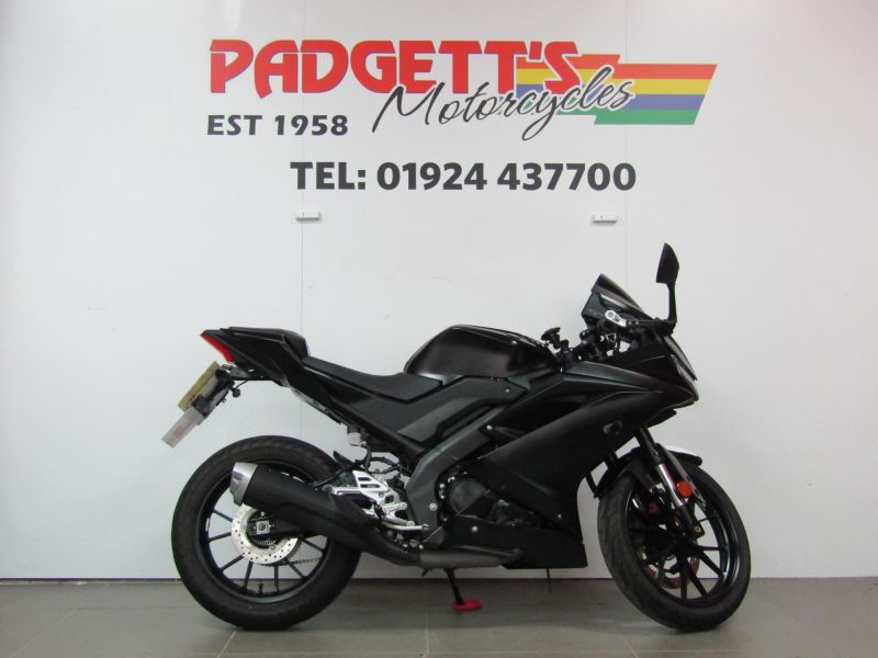 2022 Yamaha R125 Black