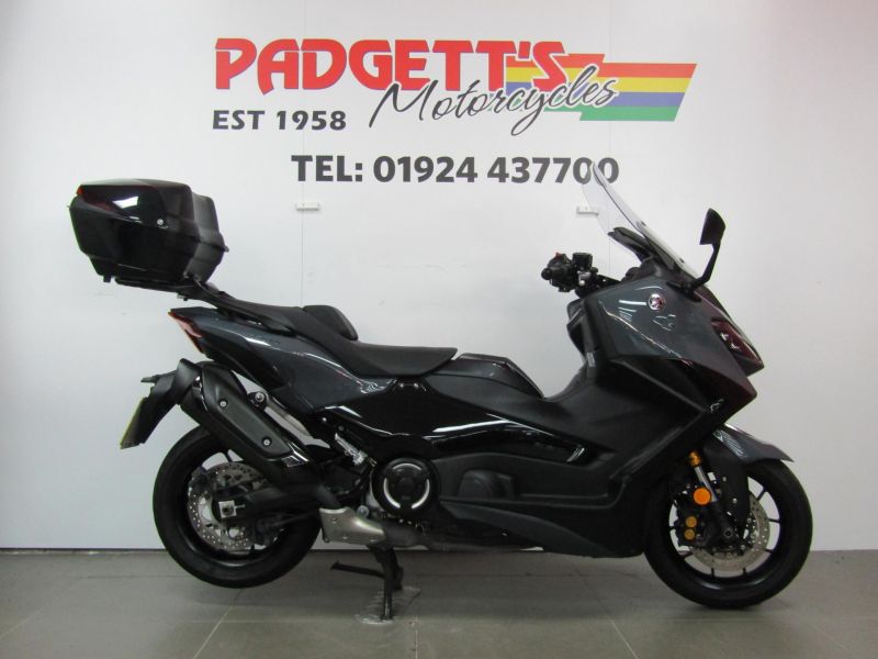 2023 Yamaha TMAX 560 Tech MAX Grey 2023 Yamaha TMAX 560 Tech MAX Grey