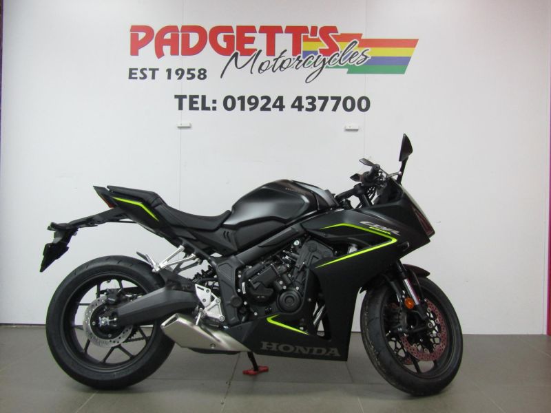 New Honda CBR650R – E-CLUTCH BLACK