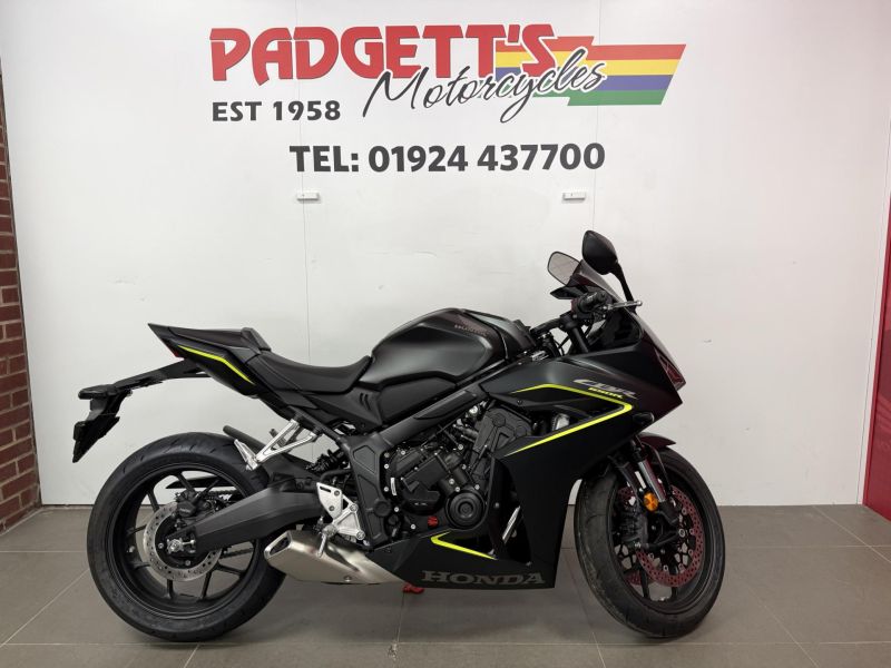 New Honda CBR650R – E-CLUTCH BLACK