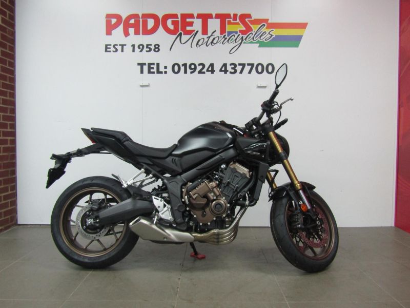 New Honda CB650R – E-CLUTCH BLACK