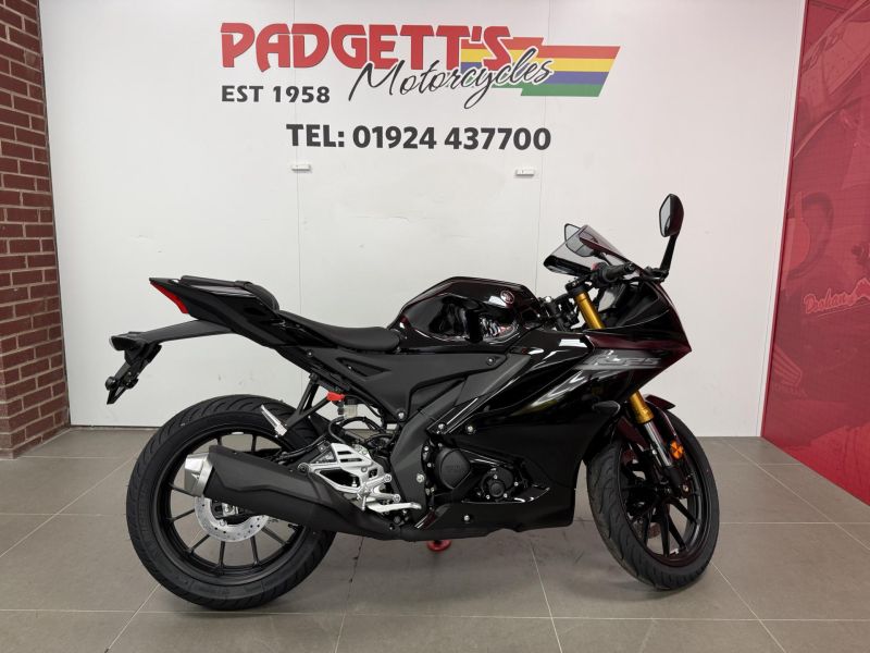 New Yamaha YZF-R125 TECH BLACK