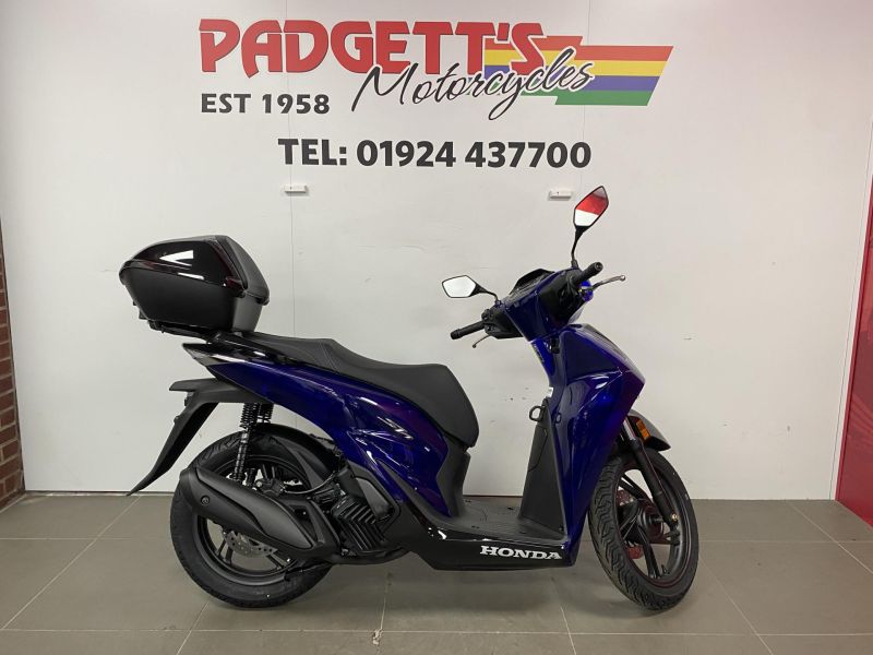 New Honda SH125 with TOP BOX BLUE New Honda SH125 with TOP BOX BLUE